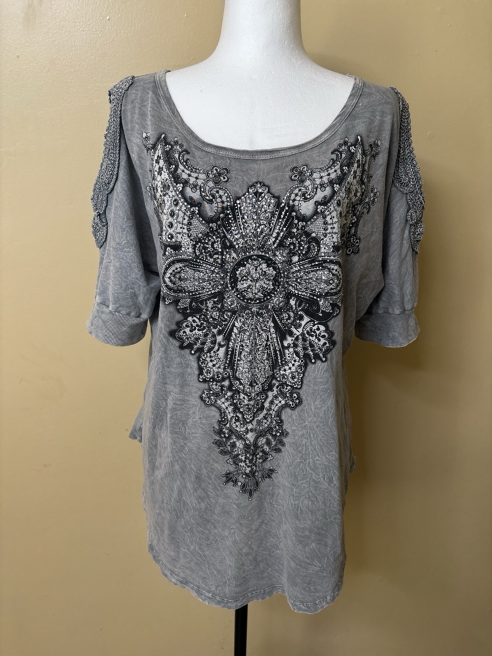 Vocal Cotton grey acid wash short-sleeve cold-shoulder top
